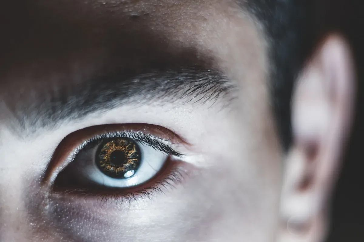 Primer plano del ojo de una persona